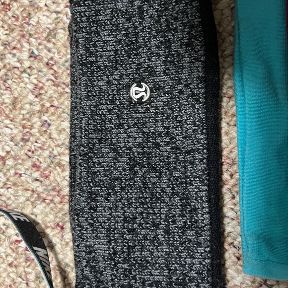 Lululemon Headband Lot (4 Lululemon + 1 Nike + Unbranded) Yoga Dance Running - Picture 2 of 3
